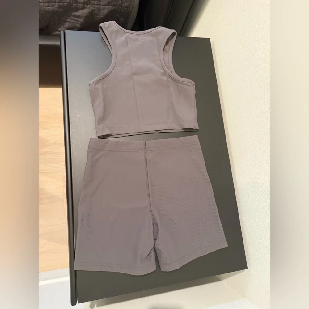 Edikted Zoella Ribbed Set - Picture 5 of 9